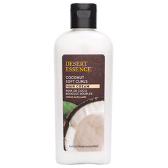 Textura cremosa de Desert Essence Coconut Soft Curls hidrata profundamente el cabello.