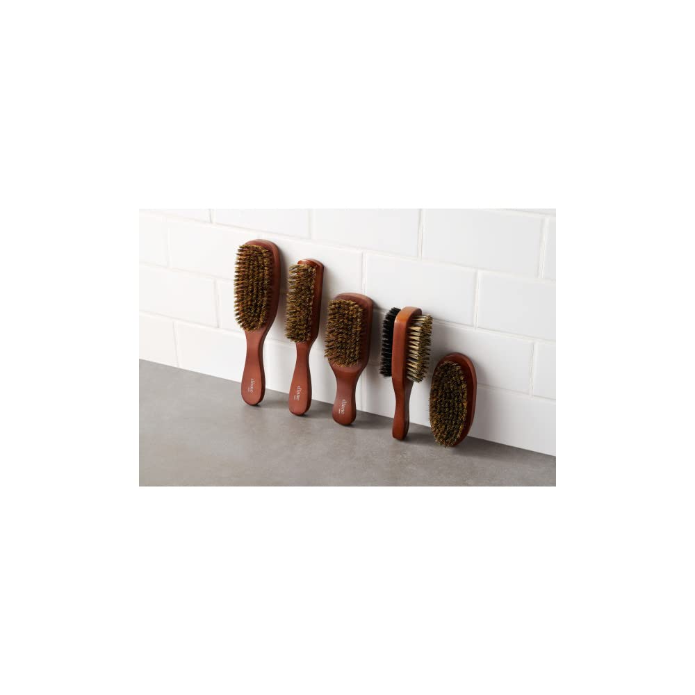 Definición de ondas 360 con cerdas de jabalí y brillo natural.
