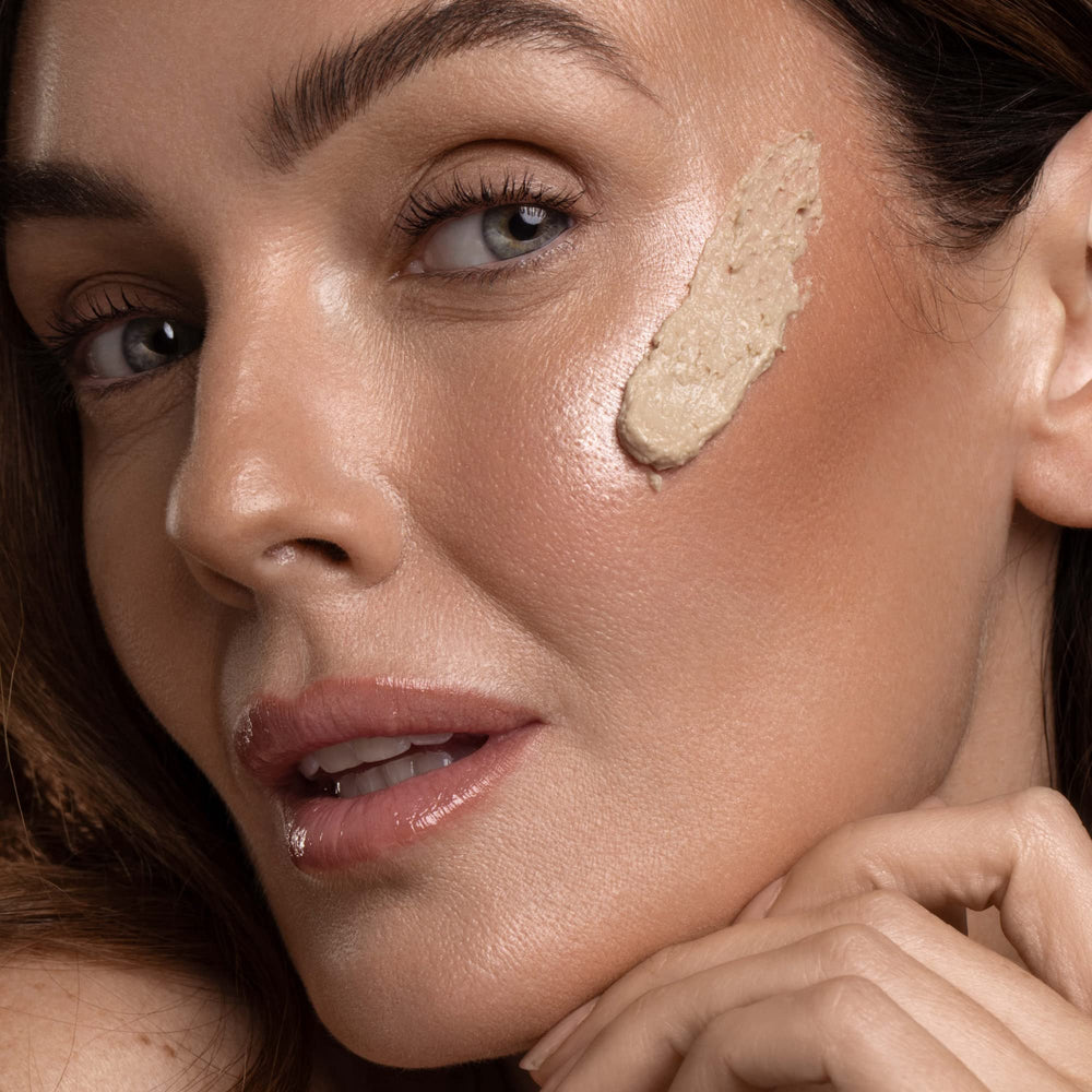 Rituel de soin nocturne avec exfoliation légère par DIME.