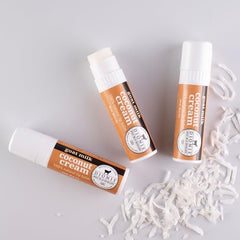 Bálsamo labial Dionis leche de cabra y coco para hidratación continua.