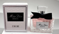 Dior Miss Parfum mini botella, ideal para llevar en el bolso y perfumar en cualquier momento.