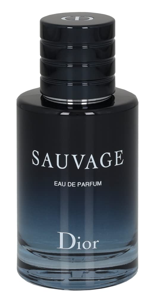 Detalle de etiqueta en Dior Sauvage, diseño moderno para regalo.
