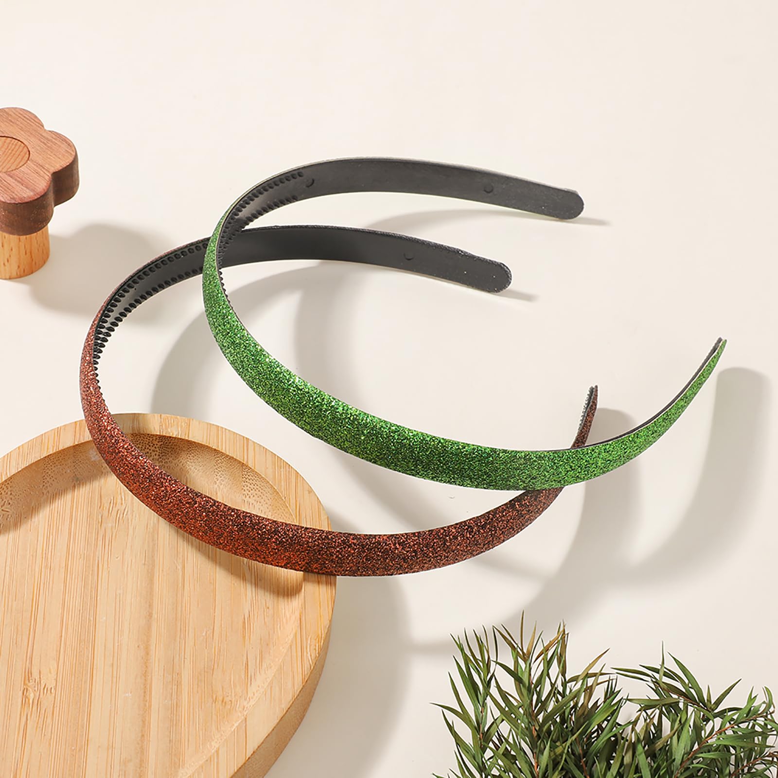 Diadema doboi de tamaño flexible, sirve para pelo corto o largo.