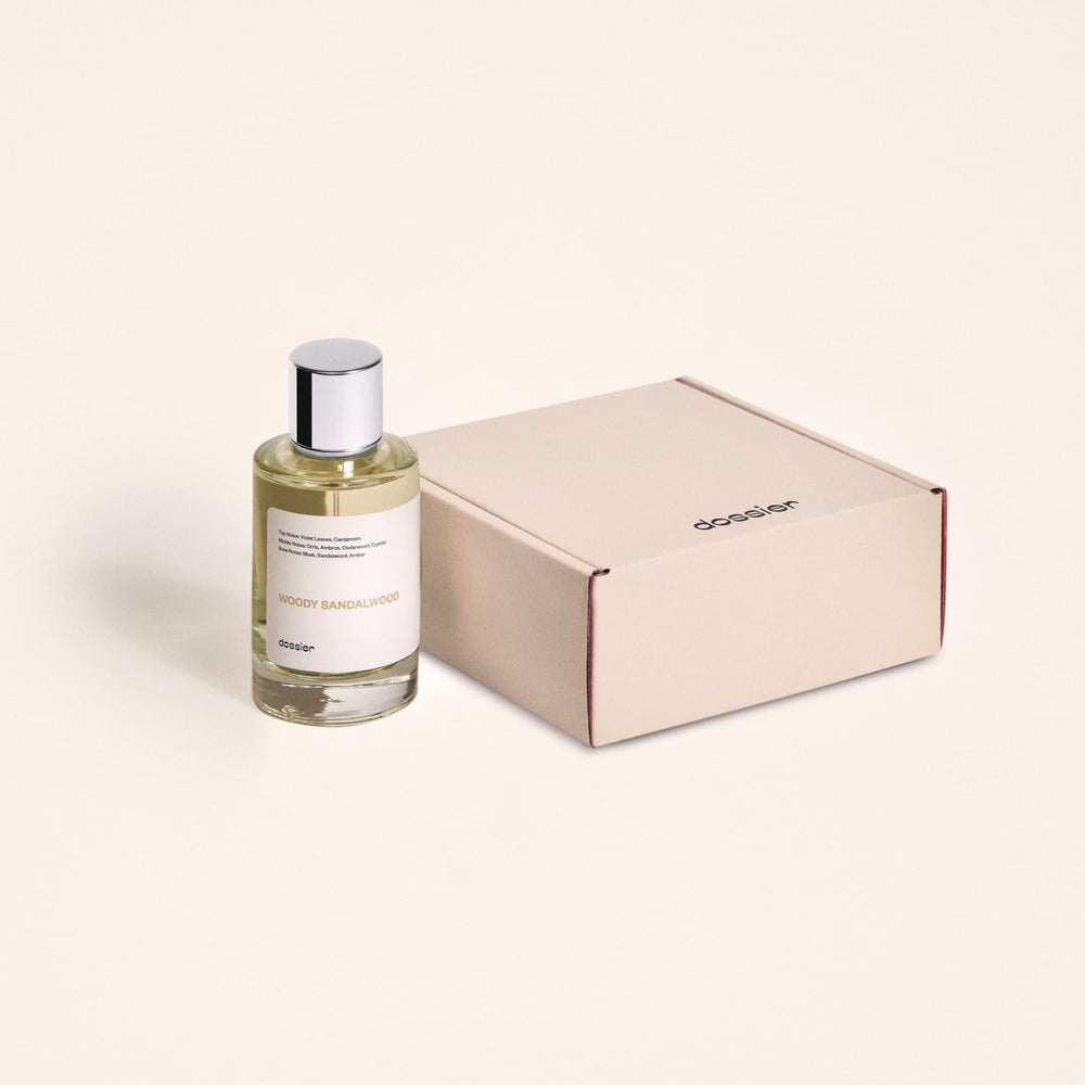 Dossier Perfume arte francés, perfumistas expertos crean una experiencia de lujo.