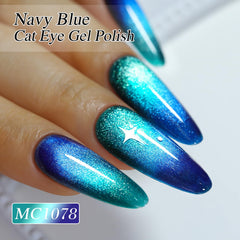 Brillo holográfico de Double Rhythm para un acabado reluciente en las uñas.