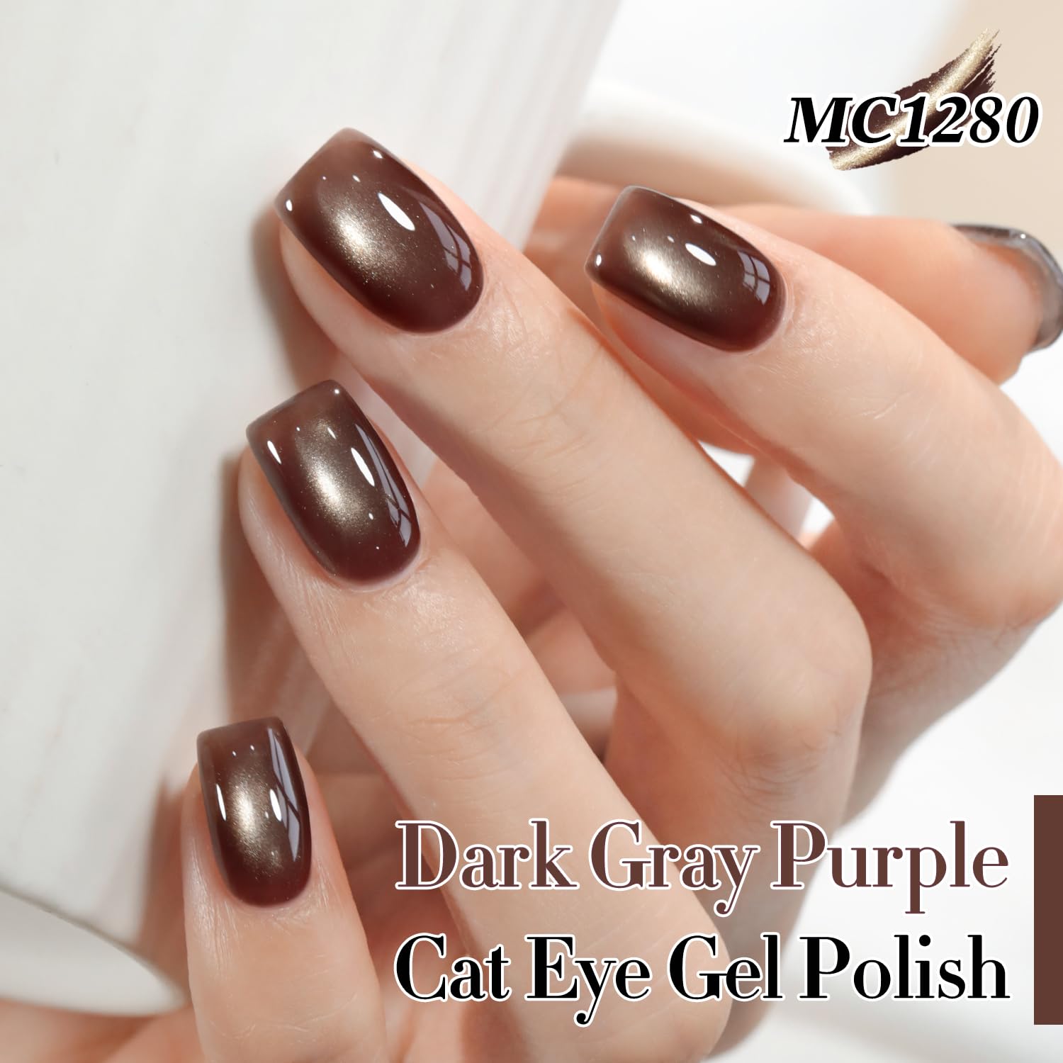Double Rhythm efecto magnético en gel para uñas con acabado translúcido.