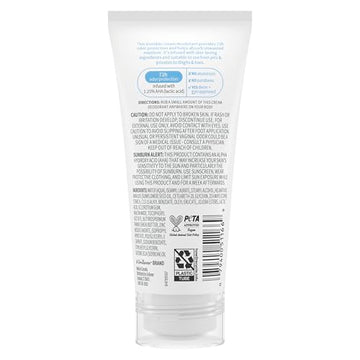 Dove Desodorante en crema para axilas, aplicación suave y protección duradera.