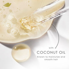 Cabello sin caspa y liso tras usar Dove DermaCare.