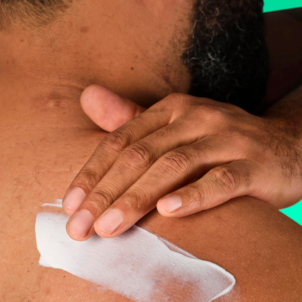 DOVE MEN + CARE dermatológicamente probado, apto para uso diario