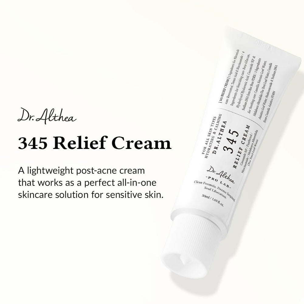 Textura satinada de Dr.Althea 345 Relief Cream se absorbe rápido.