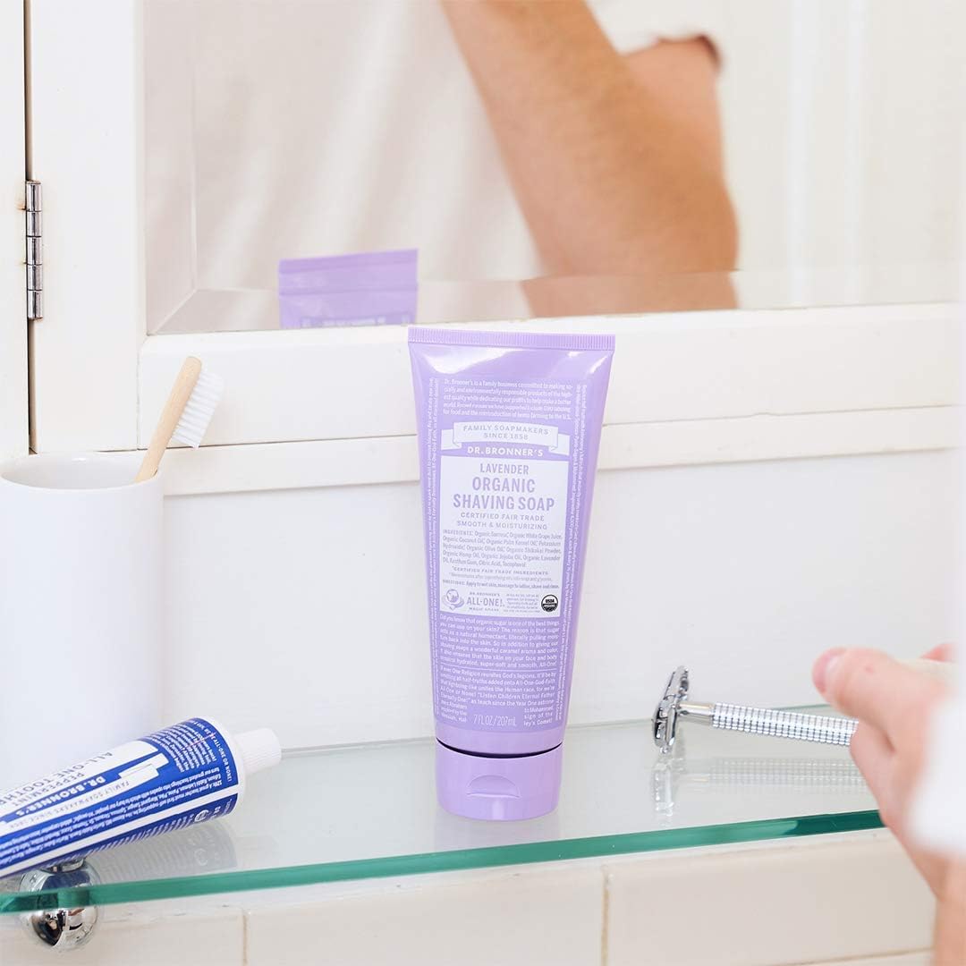 Dr. Bronner's Mousse rasage riche — texture onctueuse pour un rasage fluide.