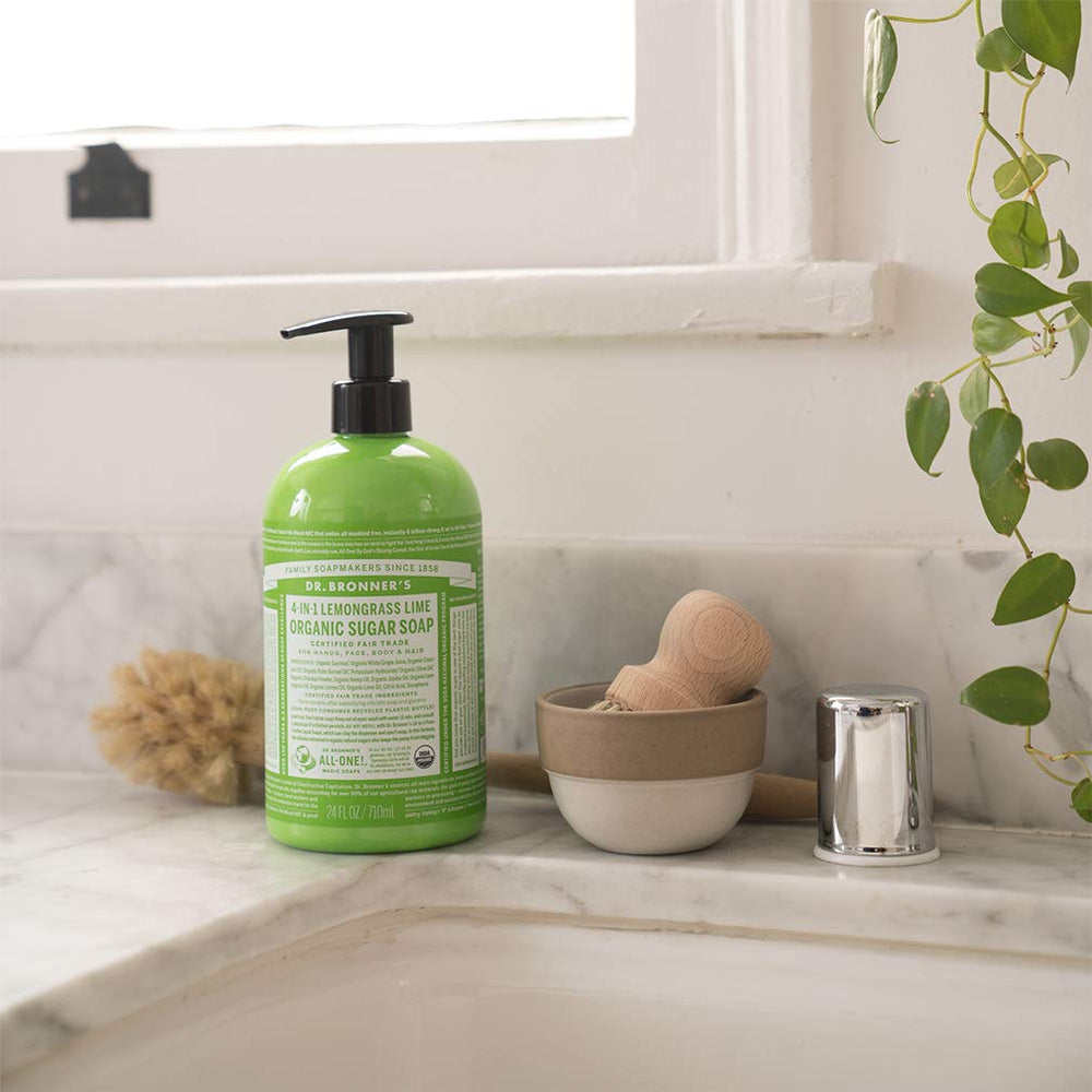 Dr. Bronner's polvo de shikakai orgánico para cabello y piel suave.