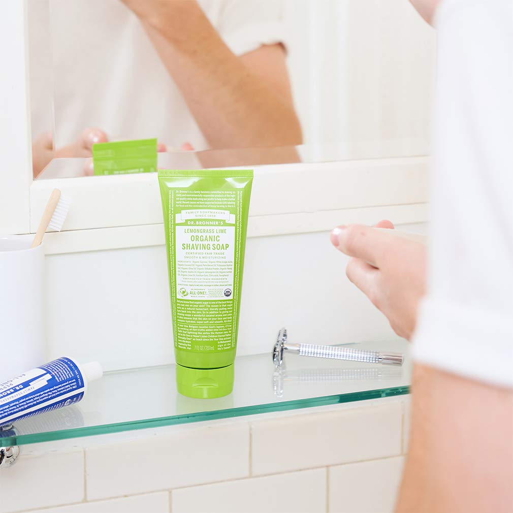 Dr. Bronner's Polvo shikakai orgánico para hidratar y calmar la piel.
