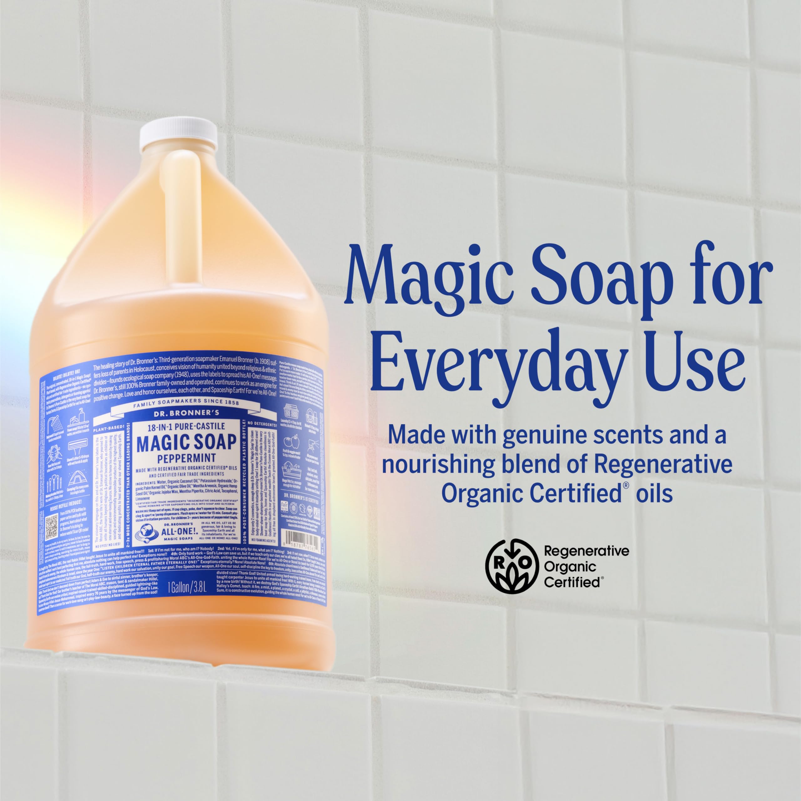 Espuma abundante de Dr. Bronner's Castile Menta para una limpieza suave