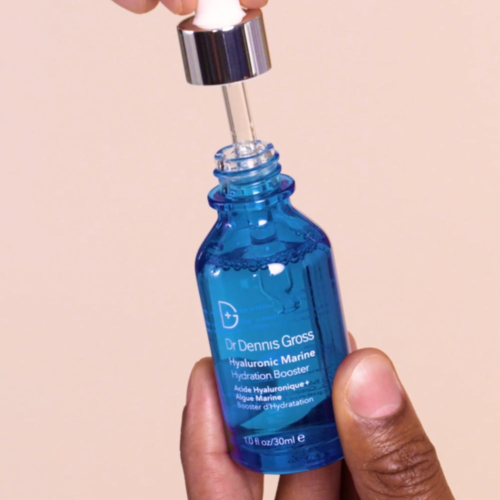 Dr Dennis Gross Hyaluronic Marine Hydration Booster — rituel quotidien matin et soir pour peau réhydratée.