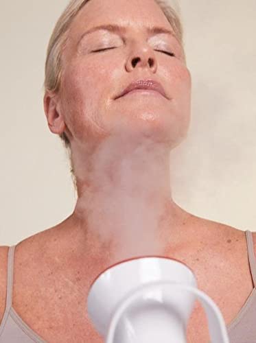 Dr. Dennis Gross Pro Facial Steamer facilita limpieza de poros en casa con vapor ligero.