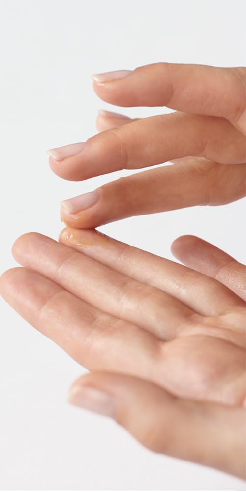 Bálsamo para ojos Dr. Hauschka protege el delicado contorno.