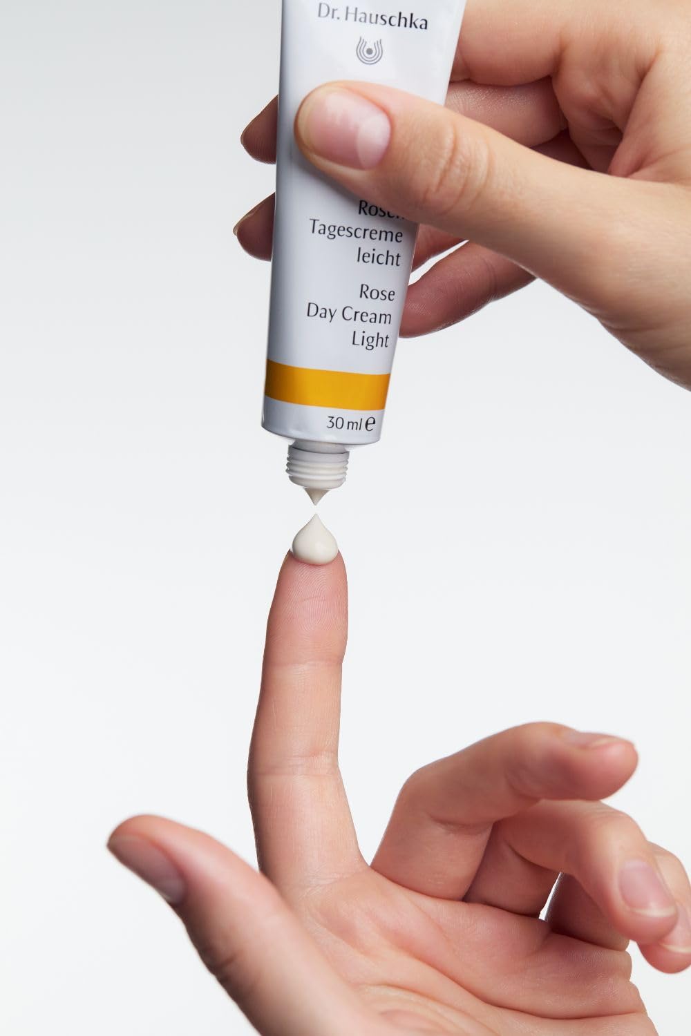 Dr. Hauschka Crema Rosa Ligera: protección frente a luz y calor durante el día