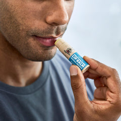 Dr. Squatch balsamo labial sandía salvaje con fragancia afrutada y sensación fresca