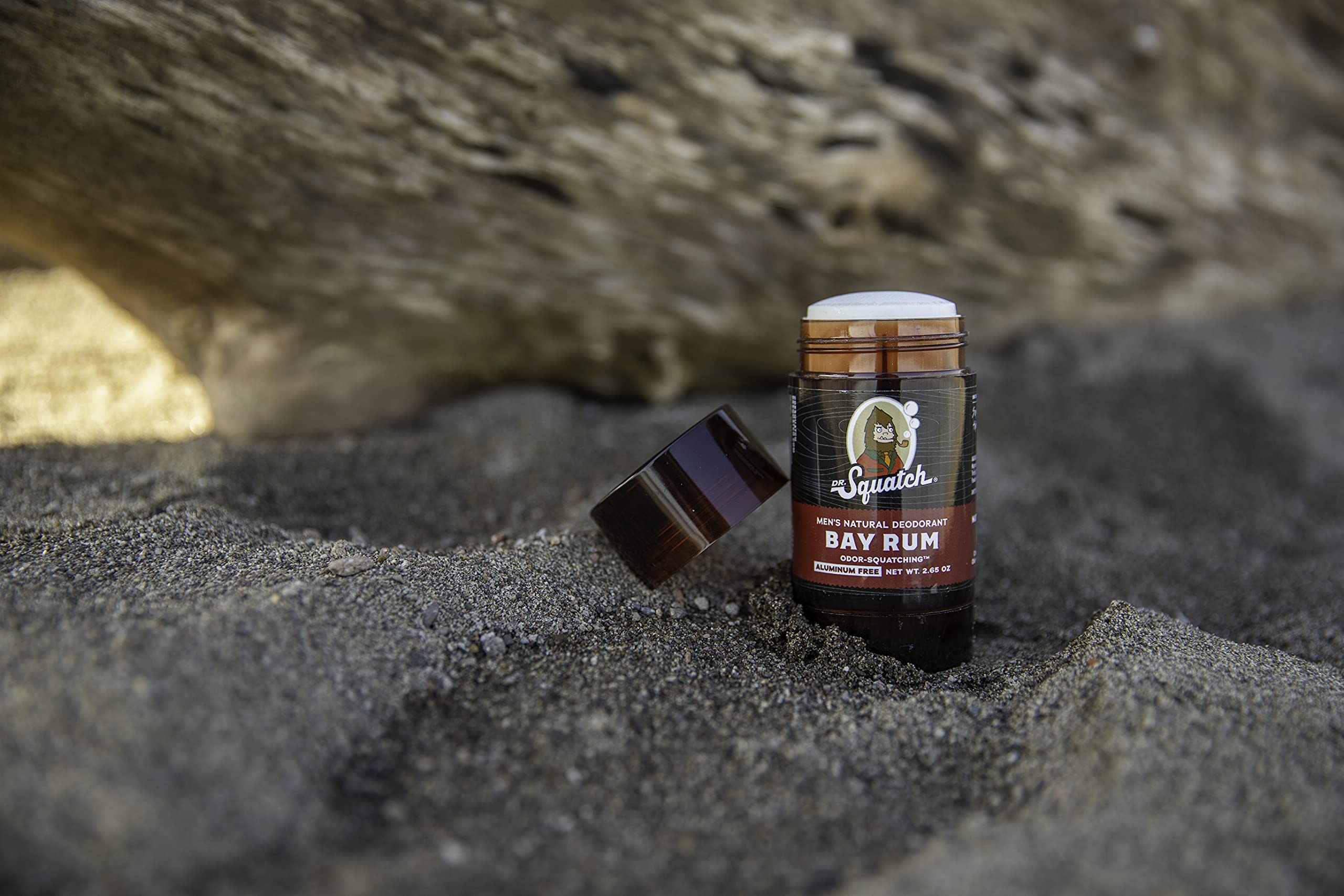 Dr. Squatch desodorante natural bay rum, perfuma la rutina diaria con aroma revitalizante.