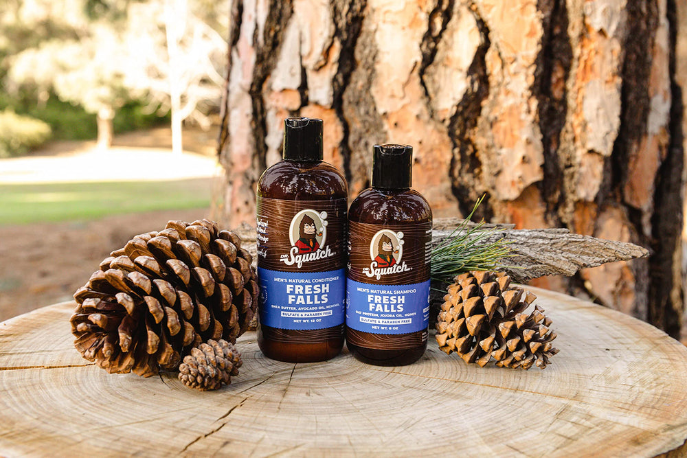Dr. Squatch Fresh Falls, etiquette visible, soin naturel pour cheveux sains.