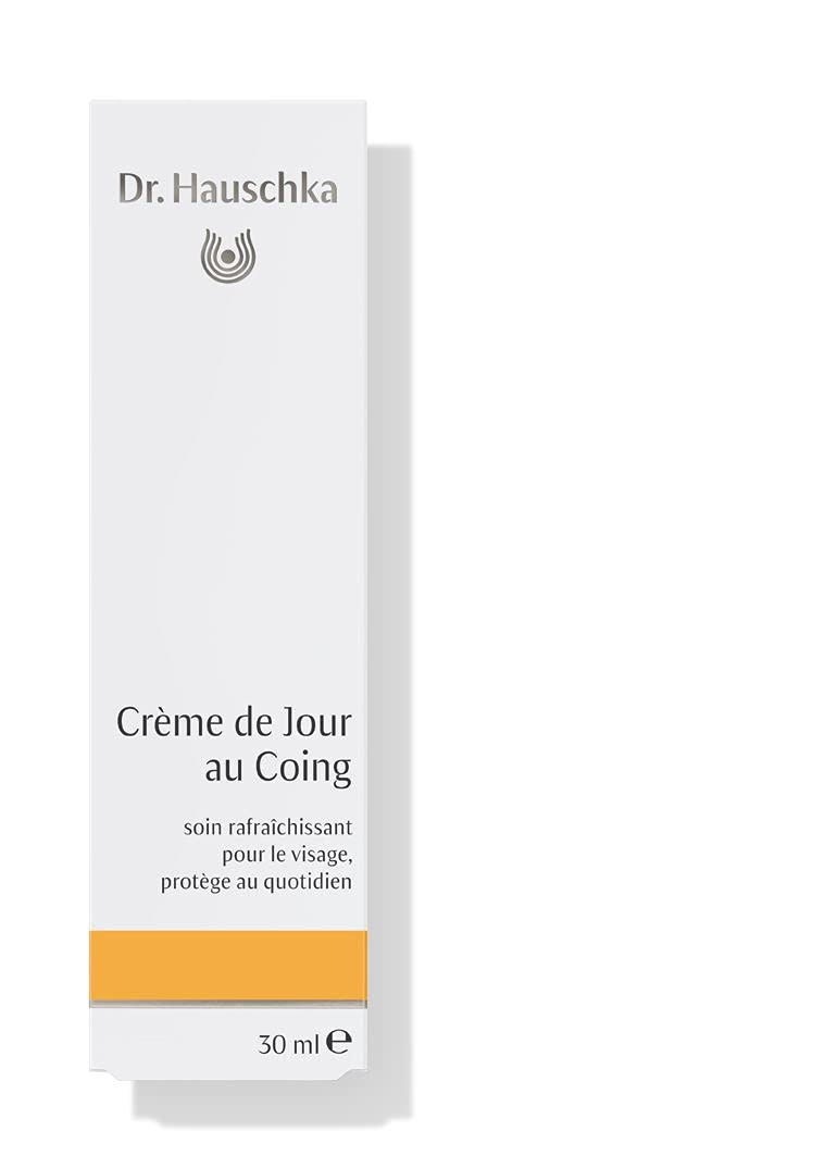 Dr. Hauschka Quince Day Cream, aplicación frente-cuello: aplica de forma uniforme rostro y cuello.