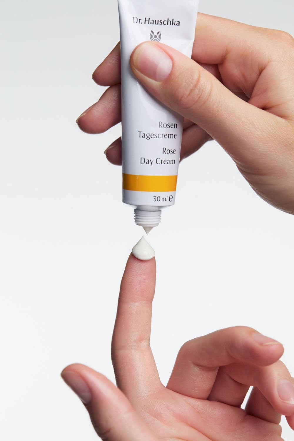 Dr. Hauschka Crema de Día Rosa, reduce apariencia de enrojecimiento e irritación