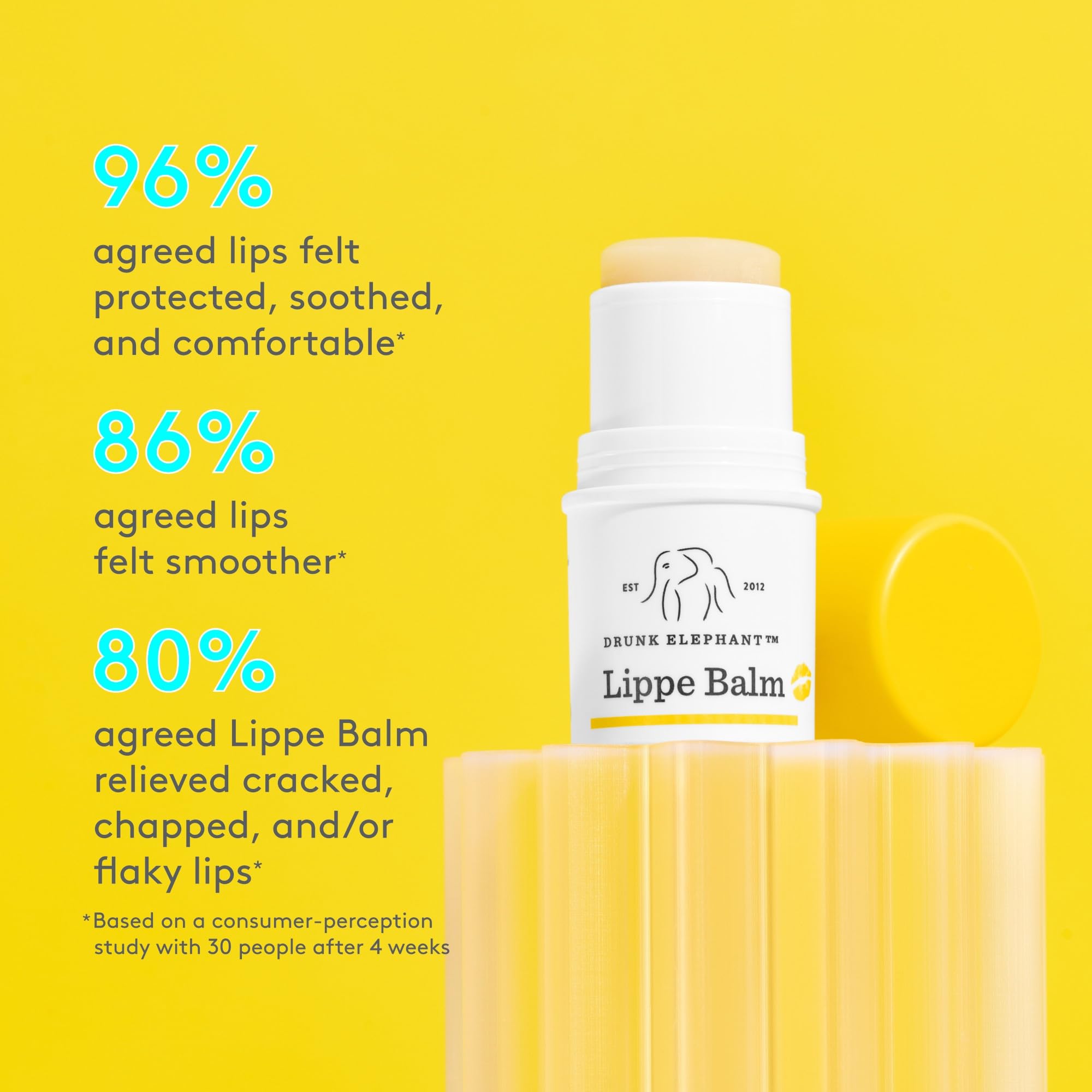Aplicación suave de Lippe labial ayuda a hidratar labios secos.