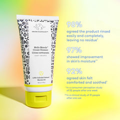 Aplicación en manos de Drunk Elephant Mello Marula Cream Cleanser para limpieza suave.