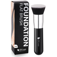 DUcare kabuki para fundación, aplicación suave y uniforme para un acabado natural.