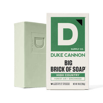Duke Cannon Barra aroma masculino para sentirse renovado después del ejercicio.