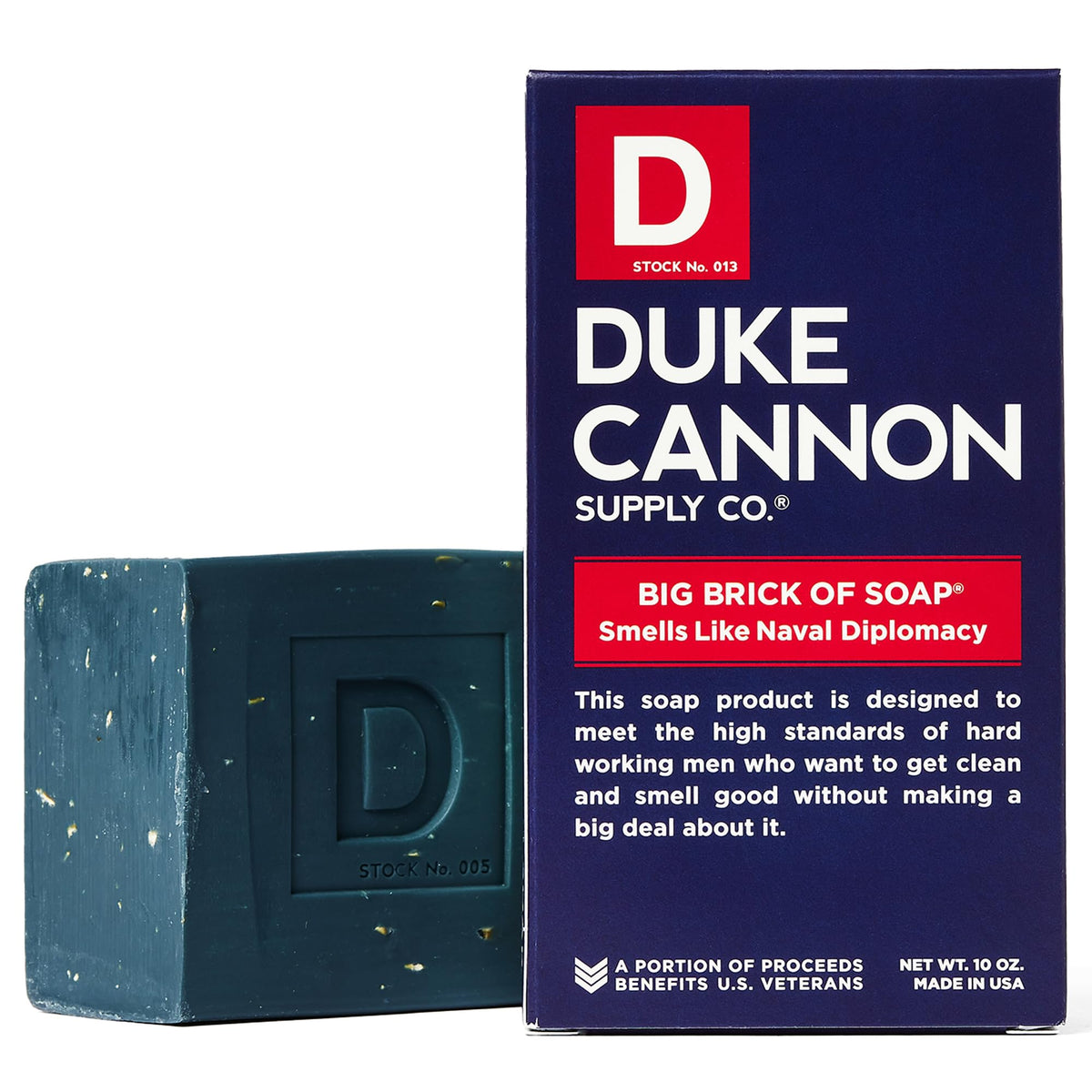Duke Cannon Naval Diplomacy, barra diez onzas, espuma duradera para una limpieza prolongada.