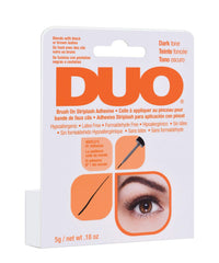 DUO adhesivo para pestañas, aplicación precisa con cepillo fino.