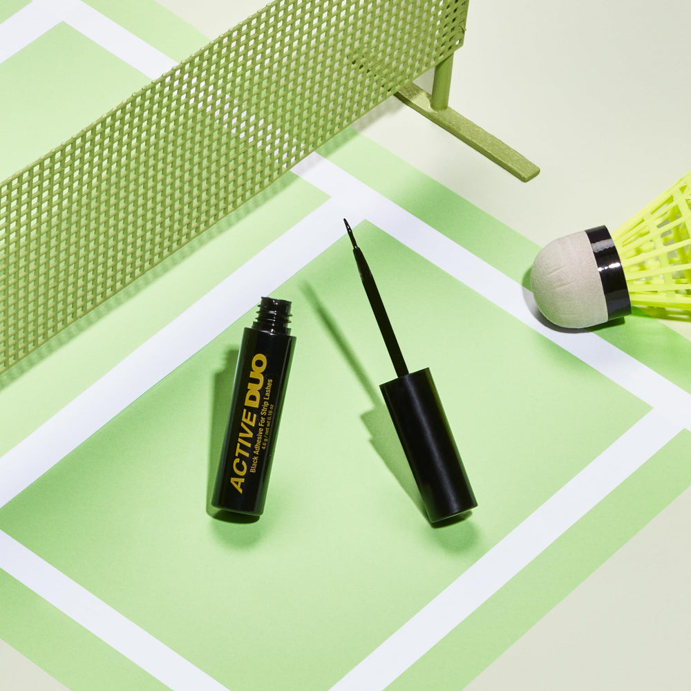 DUO, marca fiable recomendada por maquilladores para pegar pestañas.