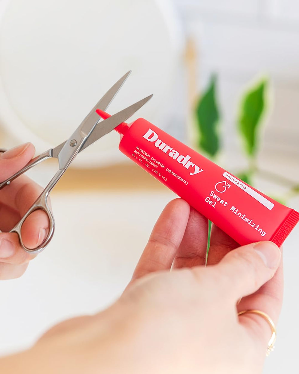 Duradry formato gel sin perfume, apto para piel sensible.