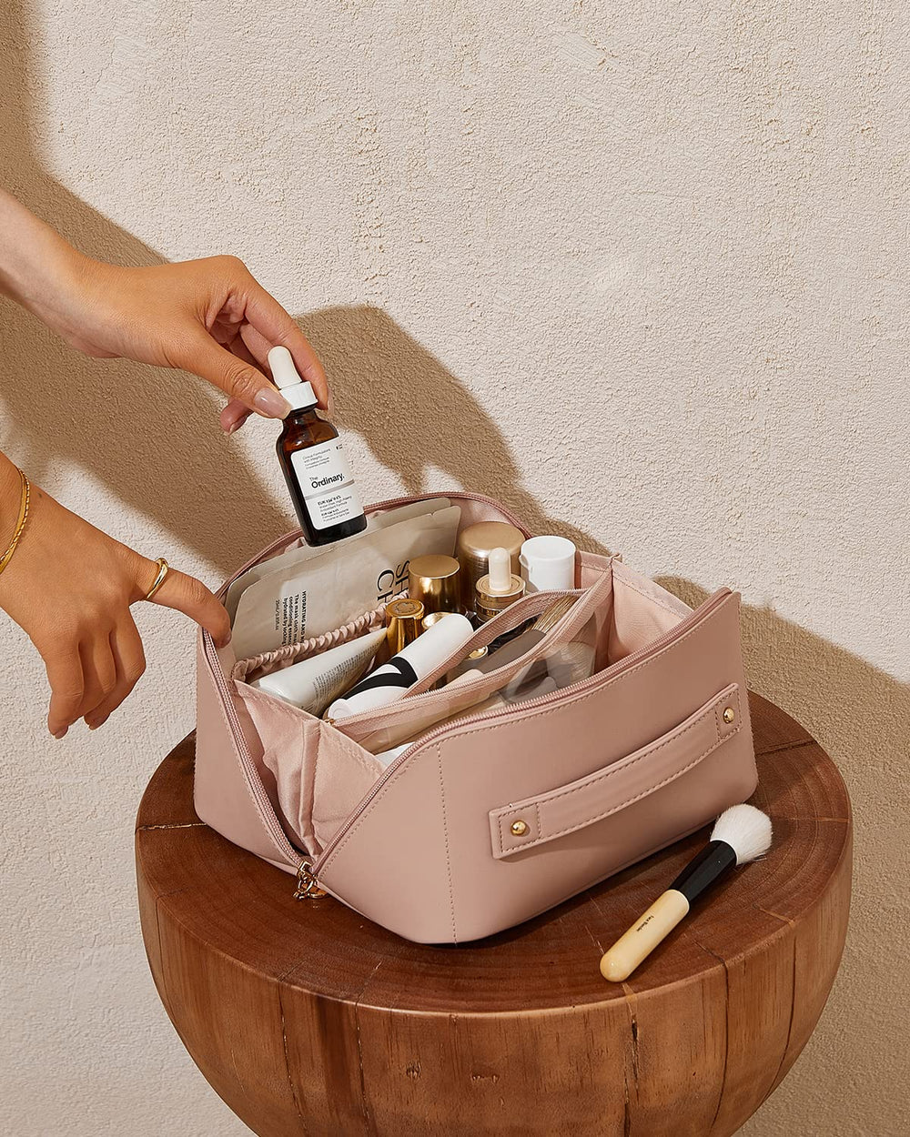 EACHY bolsa con asa para transporte cómodo y práctico.