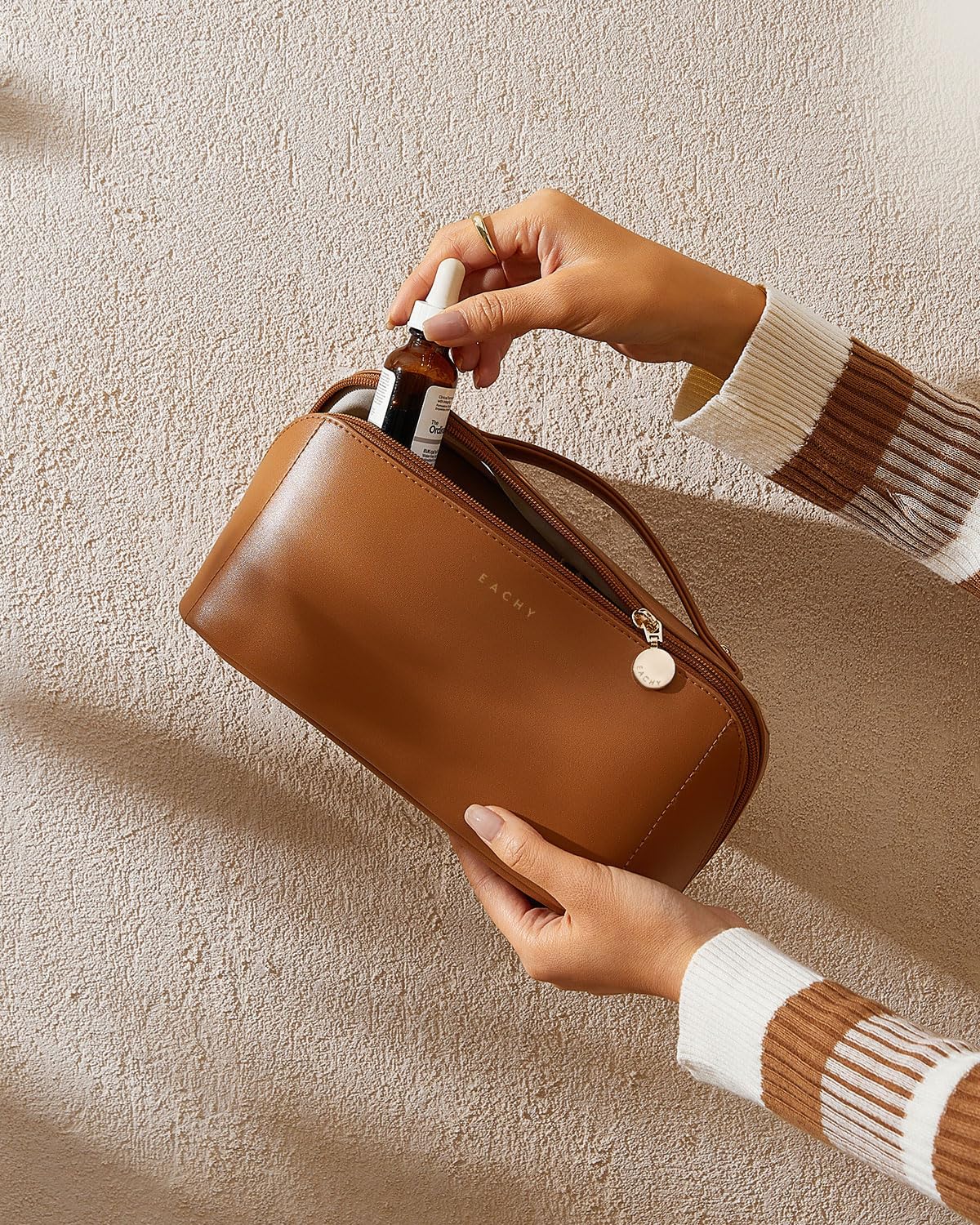 Eachy cadeau femme - trousse voyage pratique et élégante.