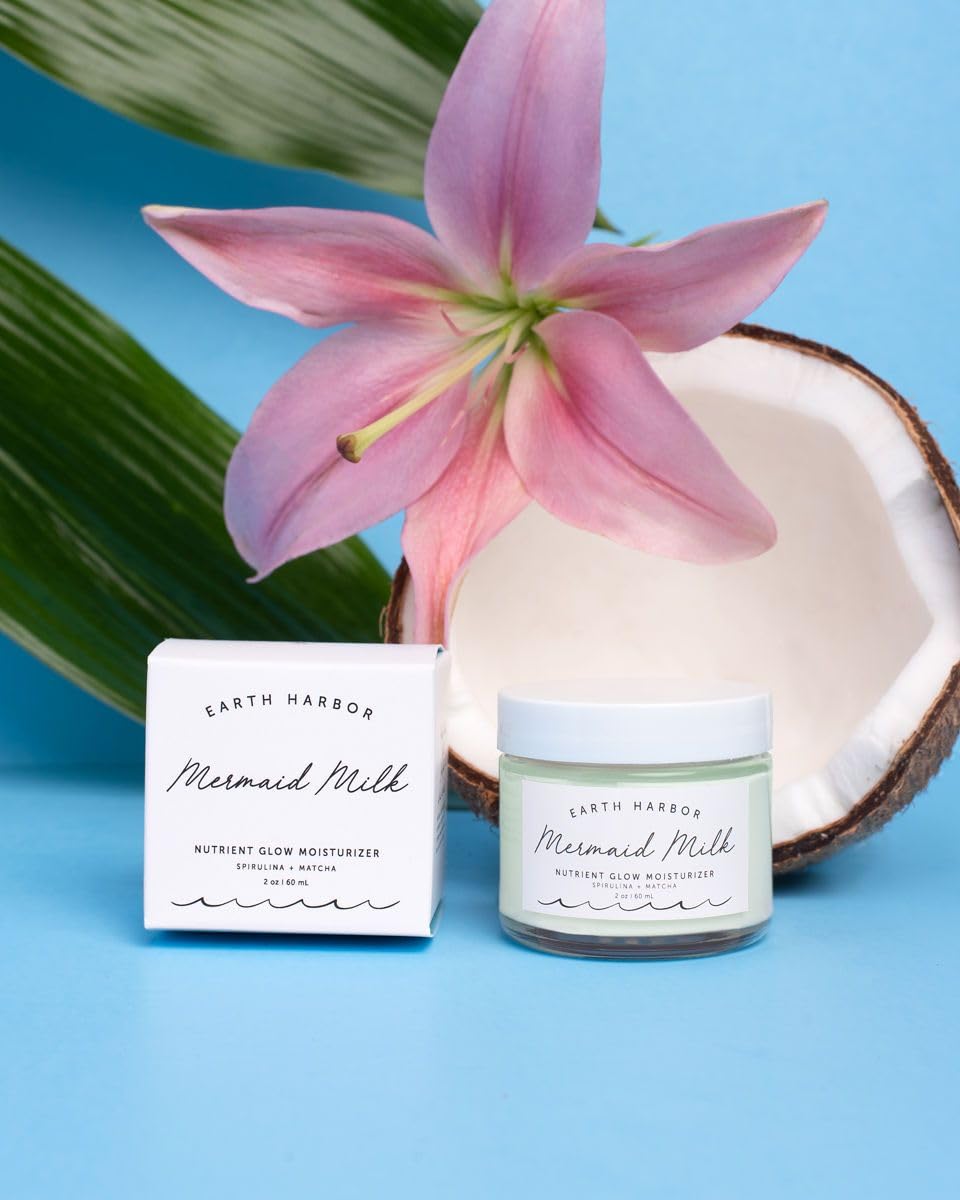 Aplicación suave con Earth Harbor Leche de Sirena, ideal antes del maquillaje