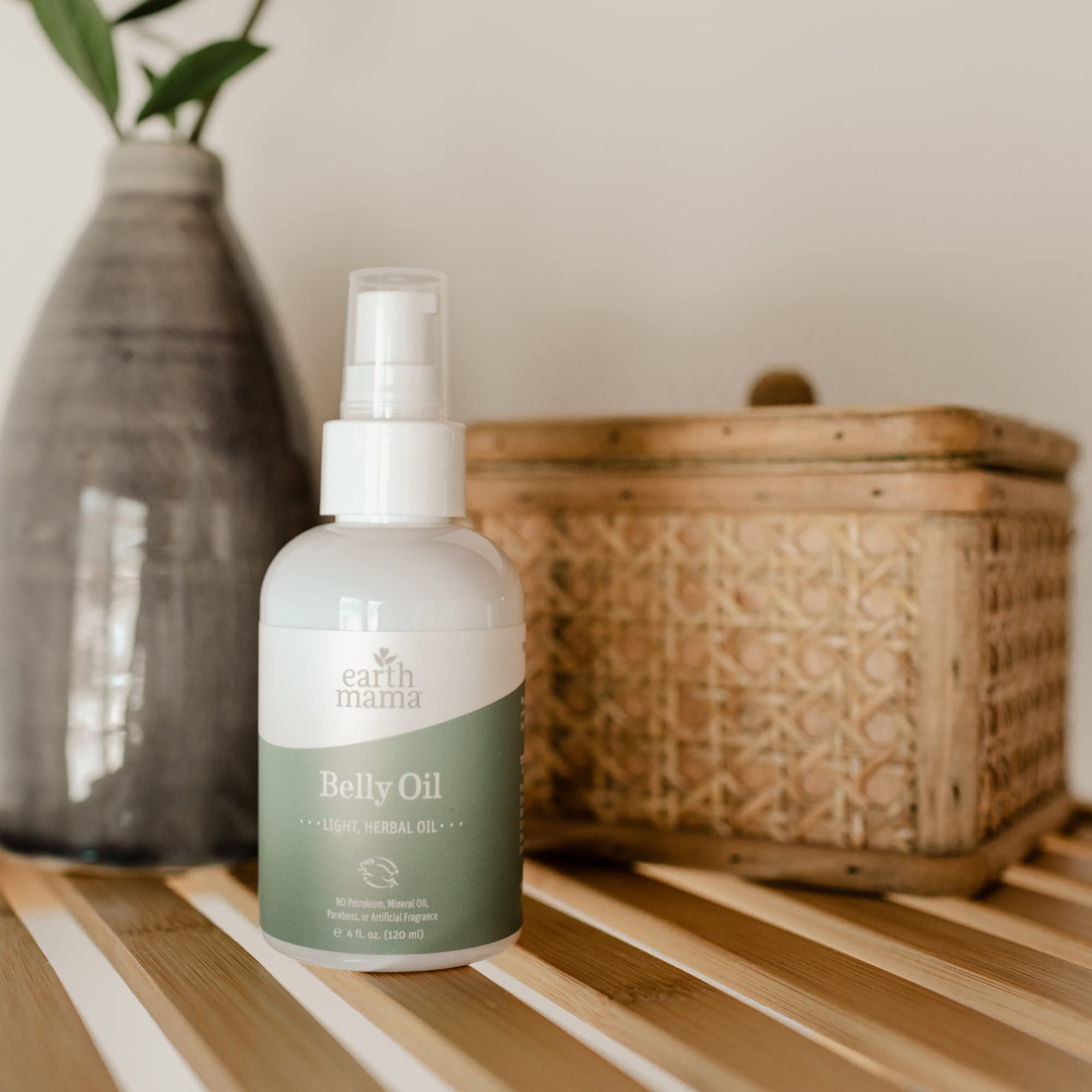 Earth Mama Belly Oil uso diario para piel suave y nutrida.