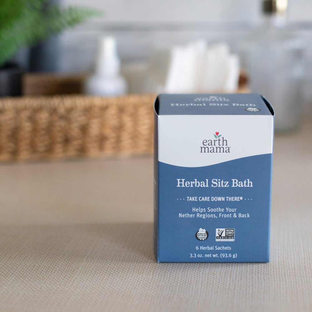 Earth Mama compresas herbales para posparto, uso práctico y suave.