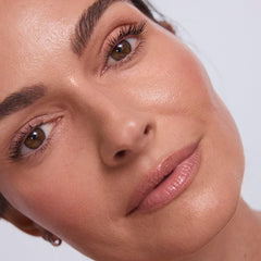 EarthsCure Glow Trio Envase Deslizable: aplicación precisa sin esfuerzo.