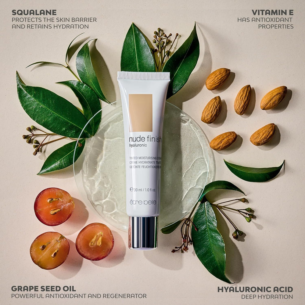 êb être belle – finition naturelle sur peau éclatante et uniforme.
