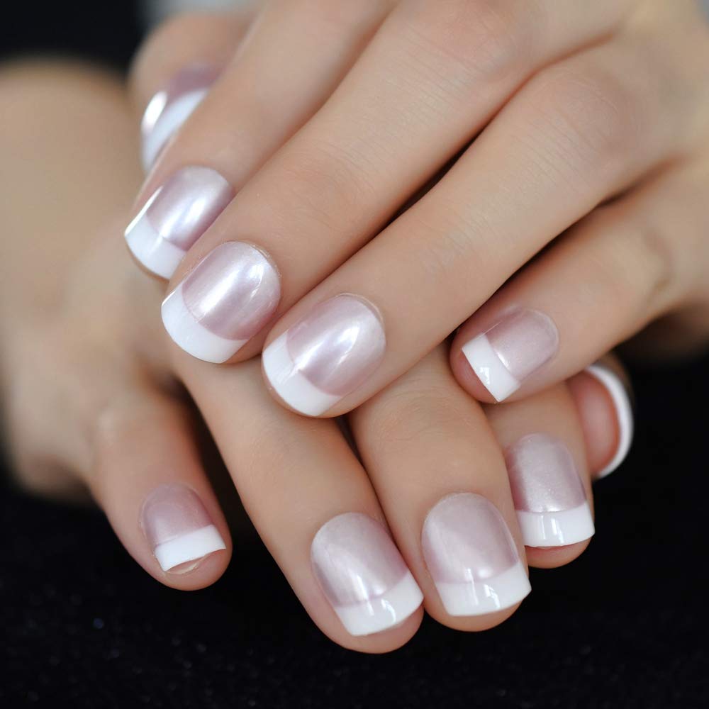 Uñas redondas EchiQ con acabado satinado para cualquier ocasión.