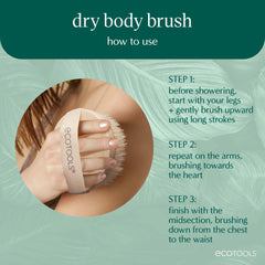 Uso del cepillo EcoTools antes de la ducha para preparar la piel.