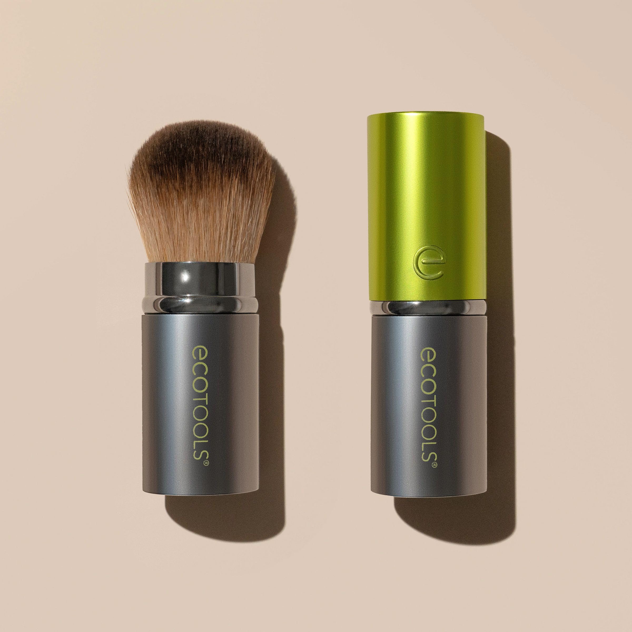 EcoTools champú para brochas mantiene cerdas limpias para aplicación suave.