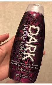 Ed Hardy Down Right Dark Bronceador, muestra tono de piel intenso y uniforme.