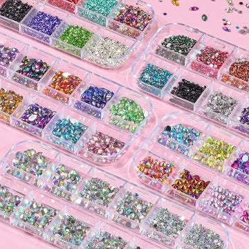 Edittime: rivets metálicos punk para uñas, efecto audaz.