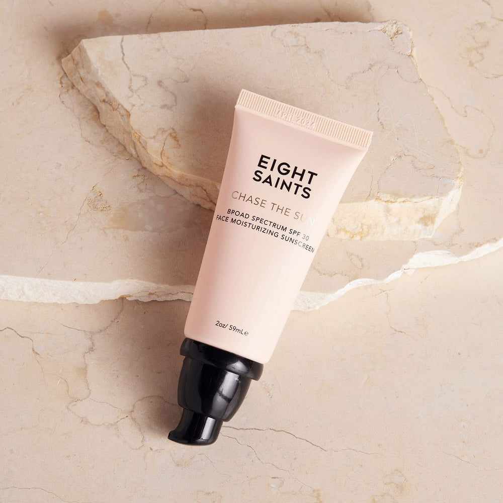 Eight Saints crema hidratante facial SPF30 con base mineral y textura ligera.