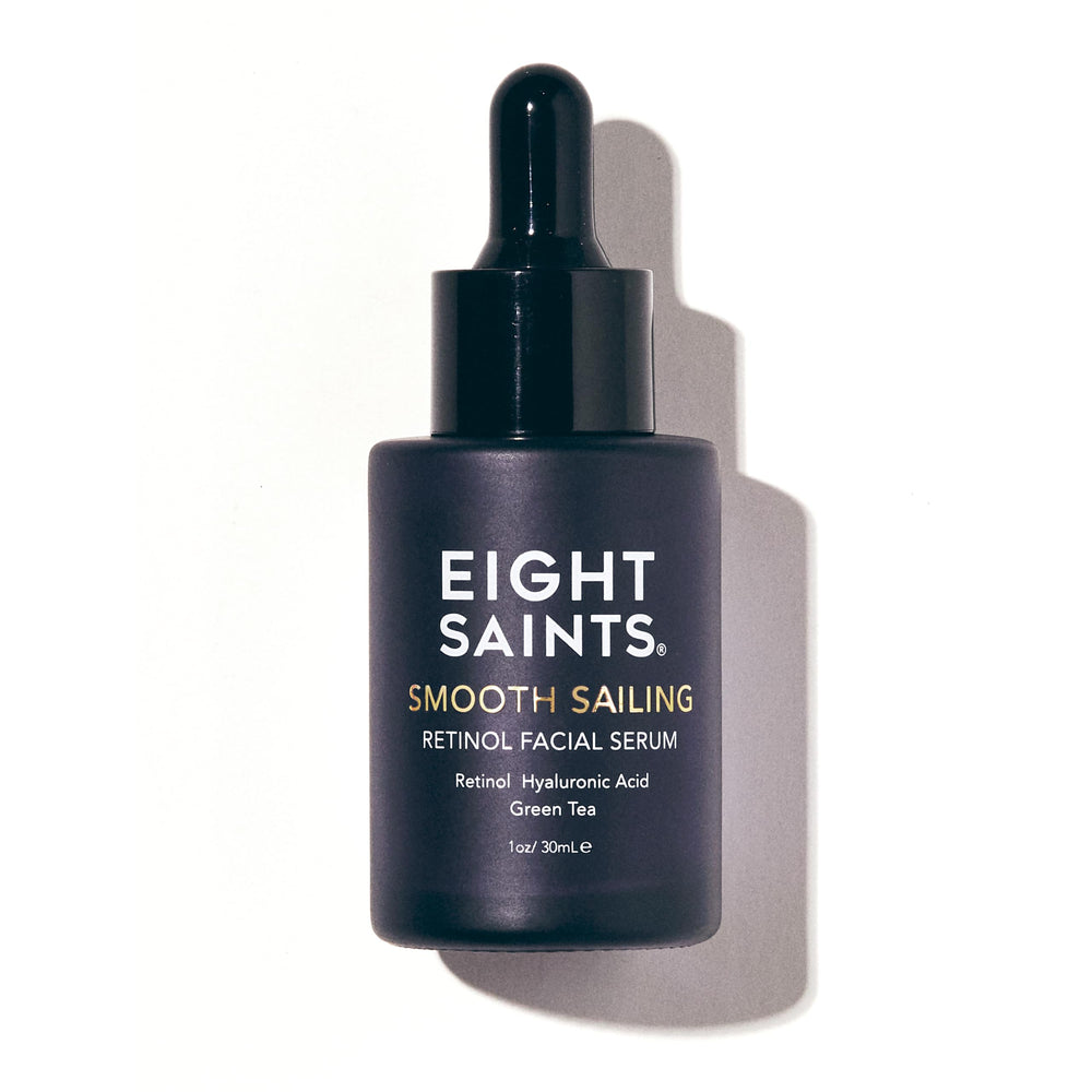 Sérum de retinol Eight Saints, bote vertido, mejora textura y firmeza de la piel.