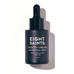 Sérum de retinol Eight Saints, bote vertido, mejora textura y firmeza de la piel.